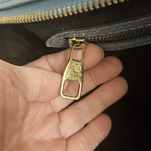 Louis Vuitton Mahina Cirrus PM Tote in Blue – Strap, Lock & Key, Dustbag, COA - Picture 2 of 16